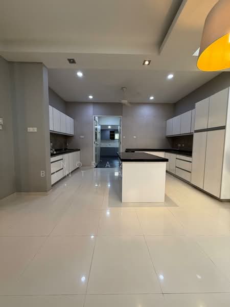 Semi-Detached House for Sale in Bukit Jelutong (Shah Alam) - Norazila Binti Abdul Rahim - Kitchen - PropertyGuru.com.my