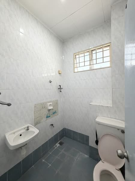 2-storey Terraced House for Sale in Alam Damai (Cheras) - Anna H - Bathroom - PropertyGuru.com.my