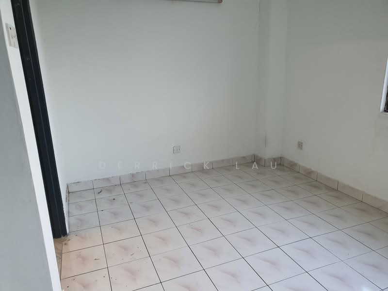 Apartment for Sale at Mutiara Serdang (Turf View) - Derrick Lau - Interior - PropertyGuru.com.my