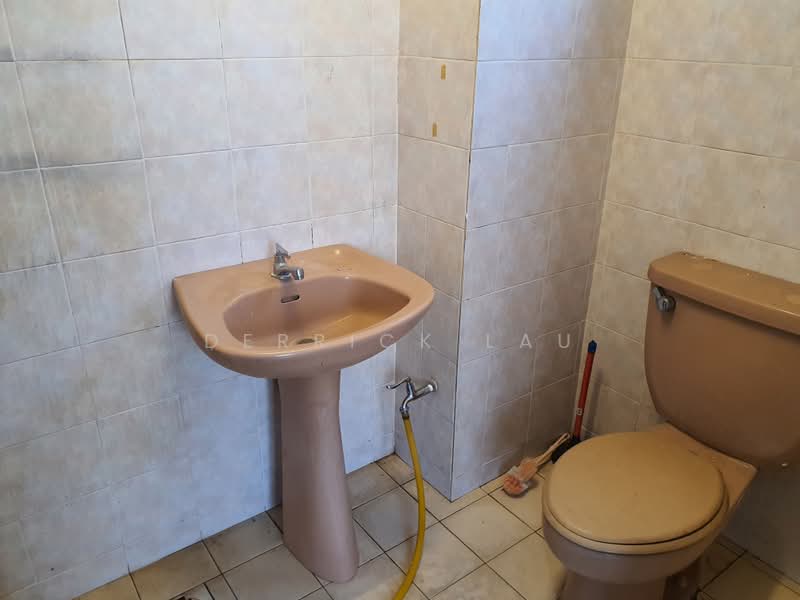 Apartment for Sale at Mutiara Serdang (Turf View) - Derrick Lau - PropertyGuru.com.my