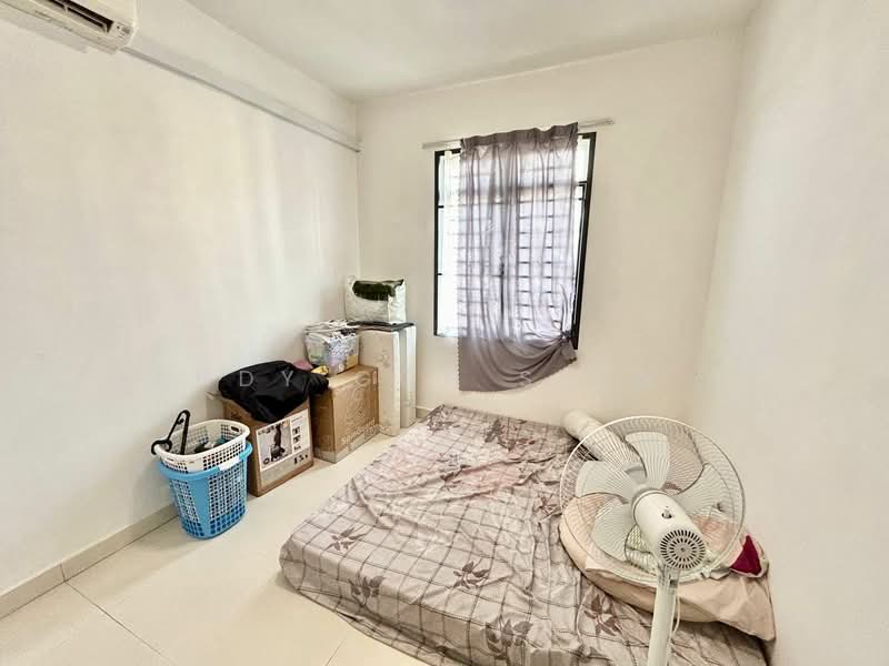 Apartment for Sale at D' Larkin Residence - Mandy Goh Siew Li - Bedroom - PropertyGuru.com.my