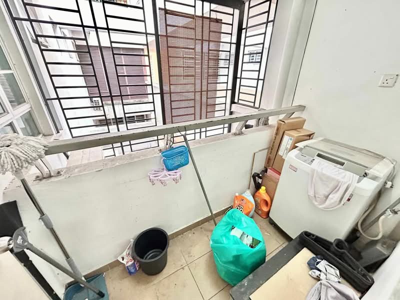 Apartment for Sale at D' Larkin Residence - Mandy Goh Siew Li - Balcony - PropertyGuru.com.my