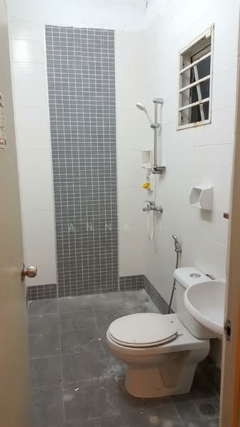 Semi-Detached House for Sale in Batu 9 (Cheras) - Anna H - Bathroom - PropertyGuru.com.my