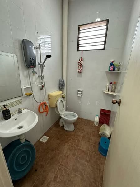 Rumah Teres 1 Tingkat untuk Disewa di Taman JP Perdana (Johor Bahru) - Kent Yap - Bathroom - PropertyGuru.com.my