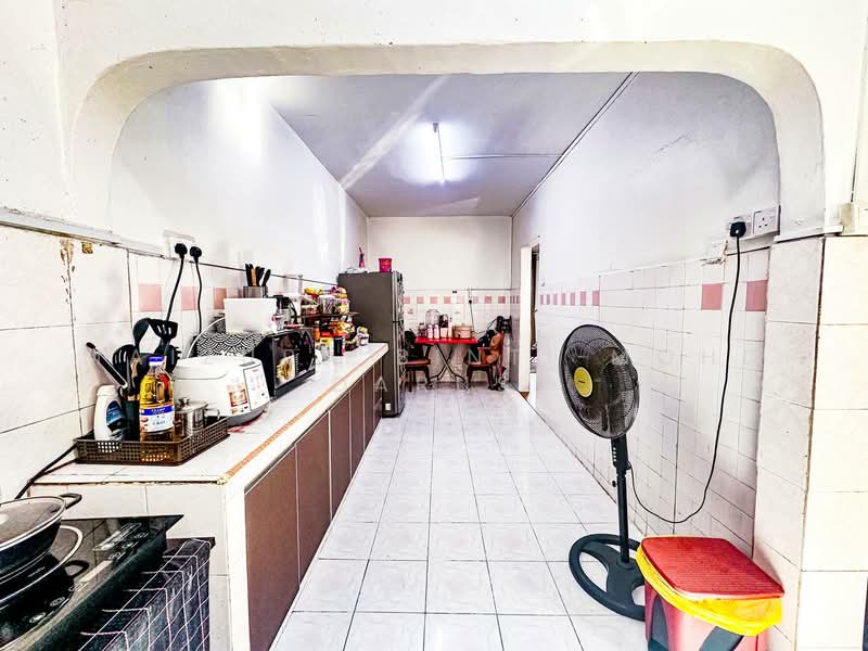 2-storey Terraced House for Sale in Balakong (Selangor) - Maizura binti Mohd Darus - Kitchen - PropertyGuru.com.my