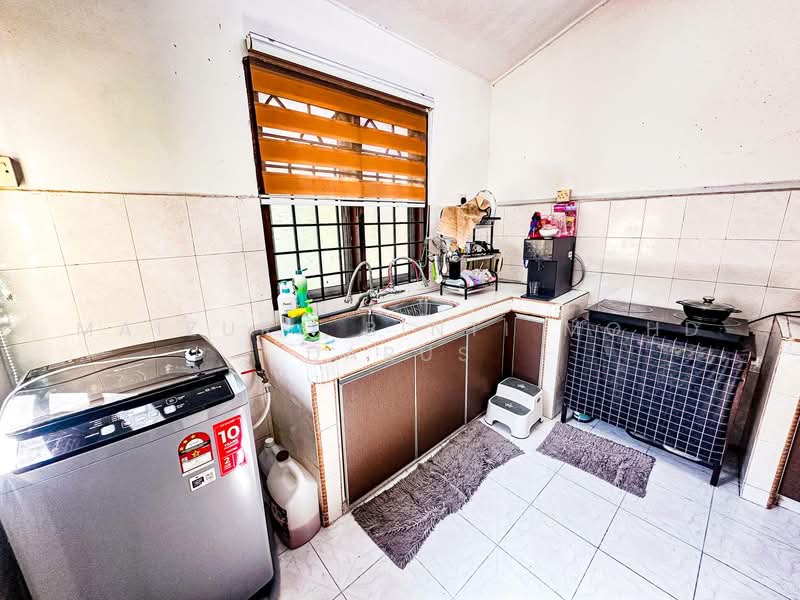 2-storey Terraced House for Sale in Balakong (Selangor) - Maizura binti Mohd Darus - Kitchen - PropertyGuru.com.my