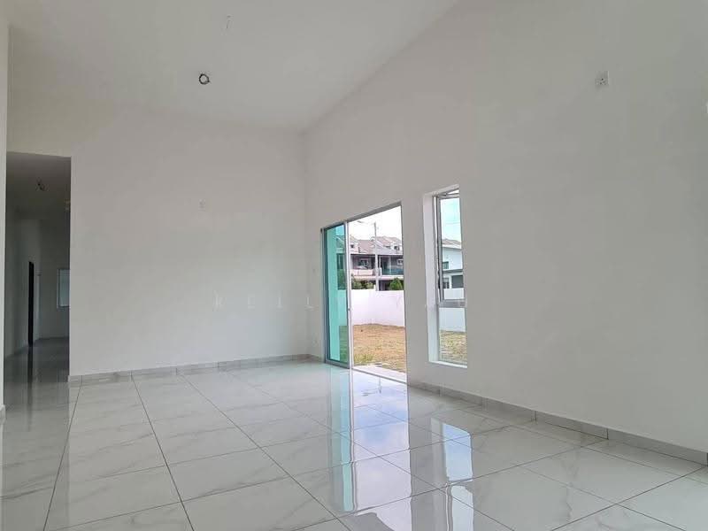 Rumah Berkembar untuk Dijual di Taman Klebang Ria (Chemor) - Kelly Yau - Living Room - PropertyGuru.com.my