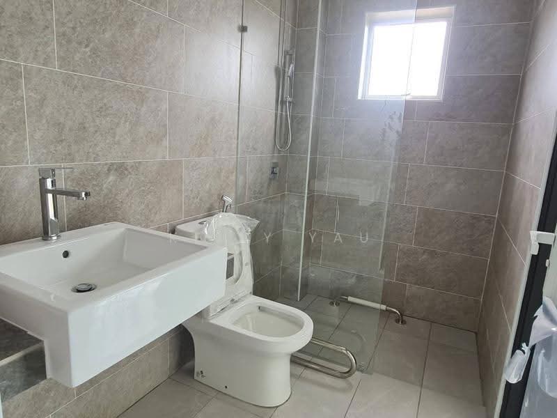 Rumah Berkembar untuk Dijual di Taman Klebang Ria (Chemor) - Kelly Yau - Bathroom - PropertyGuru.com.my