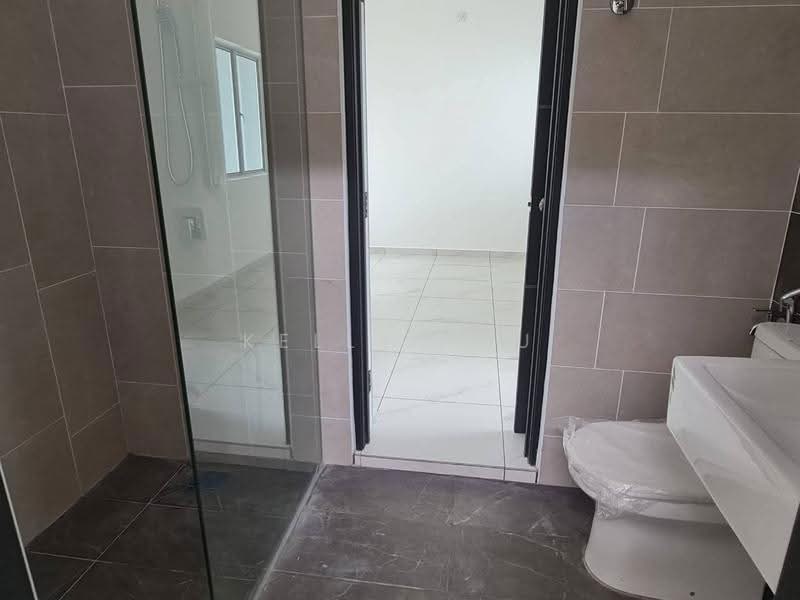 Rumah Berkembar untuk Dijual di Taman Klebang Ria (Chemor) - Kelly Yau - Bathroom - PropertyGuru.com.my