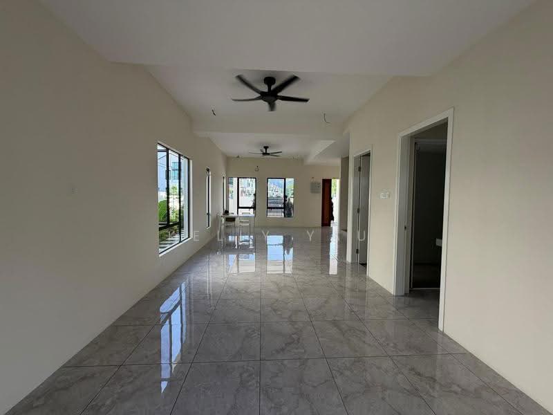Rumah Teres 2-Tingkat untuk Dijual di Simpang Pulai (Perak) - Kelly Yau - Living Room - PropertyGuru.com.my