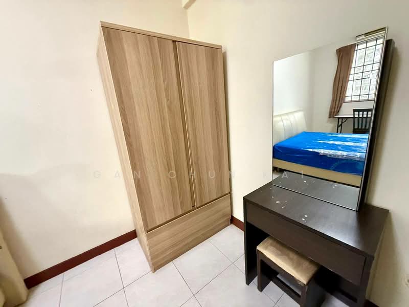 Condominium for Rent at Gold Coast Resort Condominium - Gan Chun Kai - Bedroom - PropertyGuru.com.my