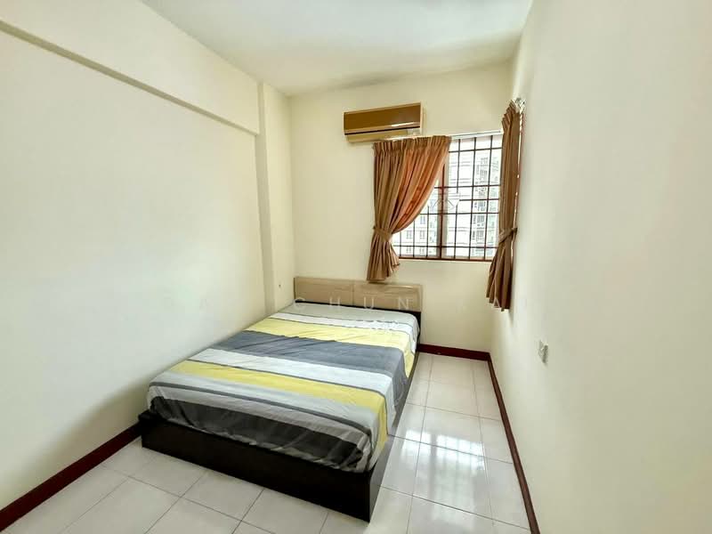 Condominium for Rent at Gold Coast Resort Condominium - Gan Chun Kai - Bedroom - PropertyGuru.com.my