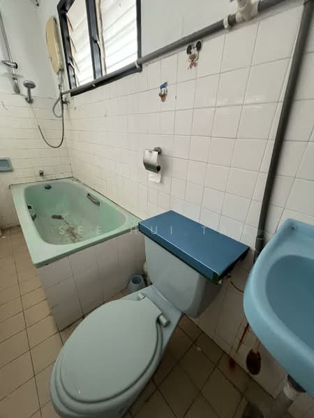 3-storey Terraced House for Sale in Bukit Idaman (Selayang) - See Hui Tan - Bathroom - PropertyGuru.com.my
