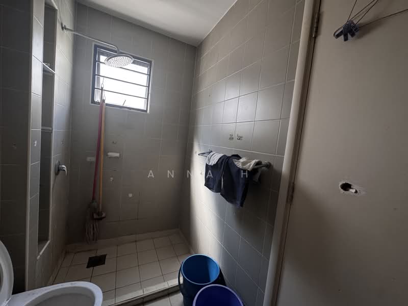 3-storey Terraced House for Sale in Taman Esplanad (Bukit Jalil) - Anna H - Bathroom - PropertyGuru.com.my