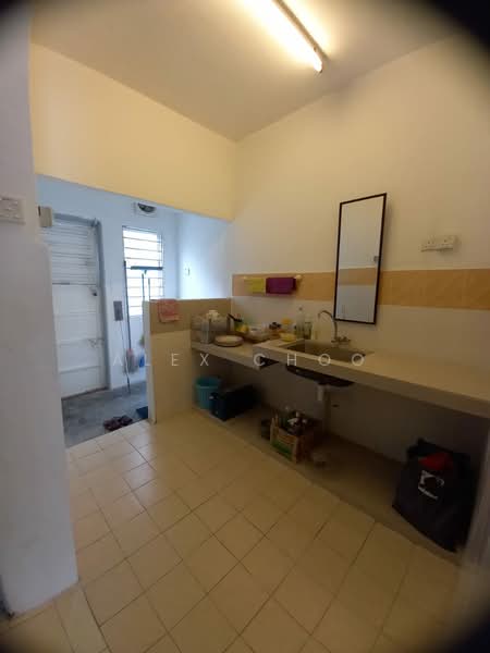 2-storey Terraced House for Sale in Bandar Putra Permai (Seri Kembangan) - Alex Choo - Kitchen - PropertyGuru.com.my