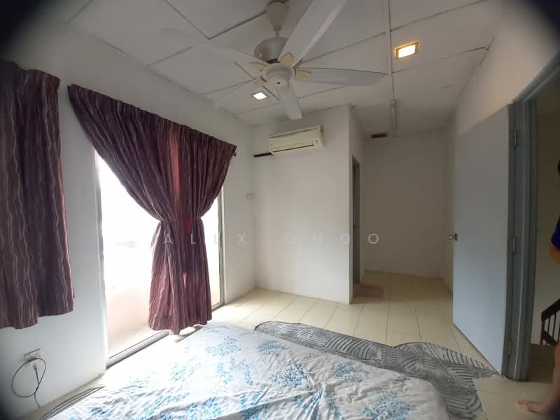 2-storey Terraced House for Sale in Bandar Putra Permai (Seri Kembangan) - Alex Choo - Bedroom - PropertyGuru.com.my