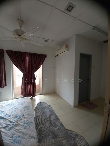 2-storey Terraced House for Sale in Bandar Putra Permai (Seri Kembangan) - Alex Choo - Bedroom - PropertyGuru.com.my