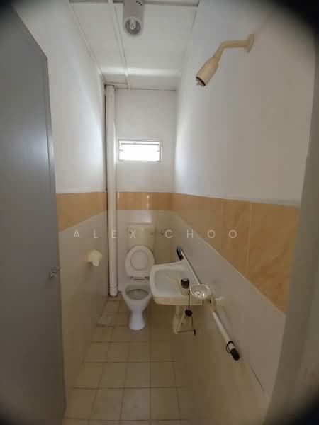 2-storey Terraced House for Sale in Bandar Putra Permai (Seri Kembangan) - Alex Choo - Bathroom - PropertyGuru.com.my