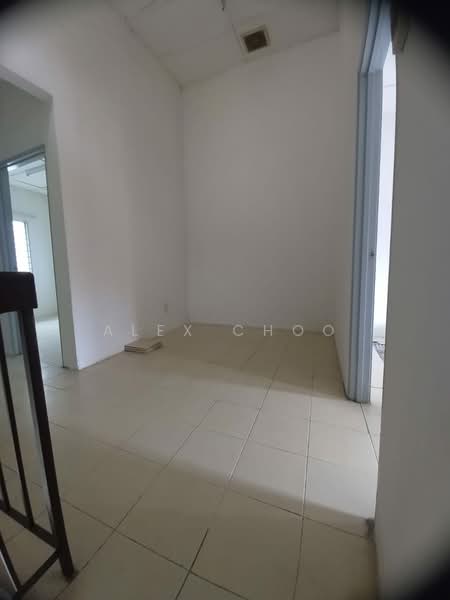2-storey Terraced House for Sale in Bandar Putra Permai (Seri Kembangan) - Alex Choo - Interior - PropertyGuru.com.my