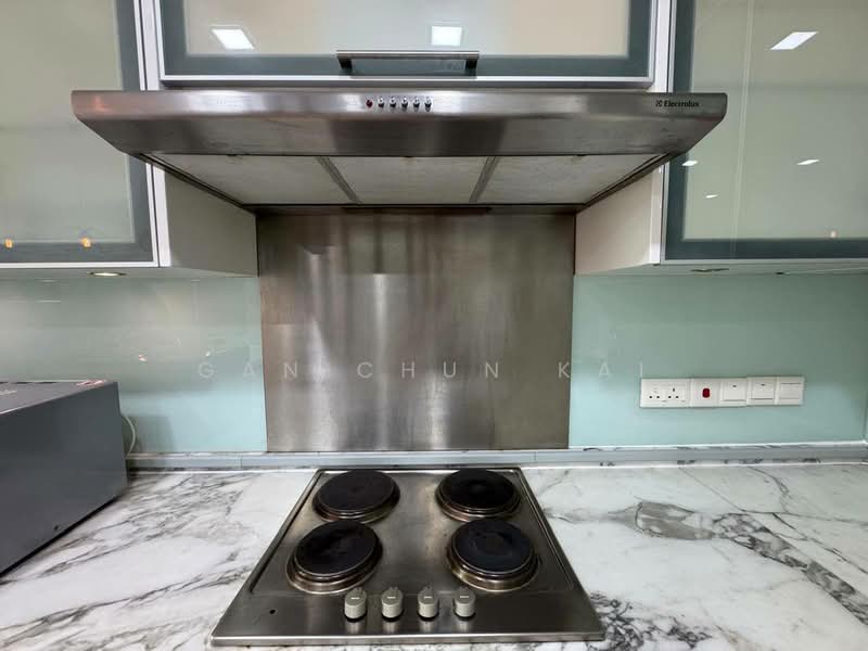 Servis Apartment untuk Disewa di Straits Quay (The Suites at Waterside) - Gan Chun Kai - Kitchen - PropertyGuru.com.my