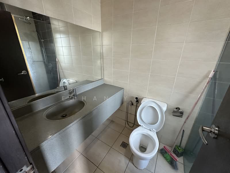 Kondominium untuk Disewa di Shaftsbury Residence - Ethan Yong - Bathroom - PropertyGuru.com.my