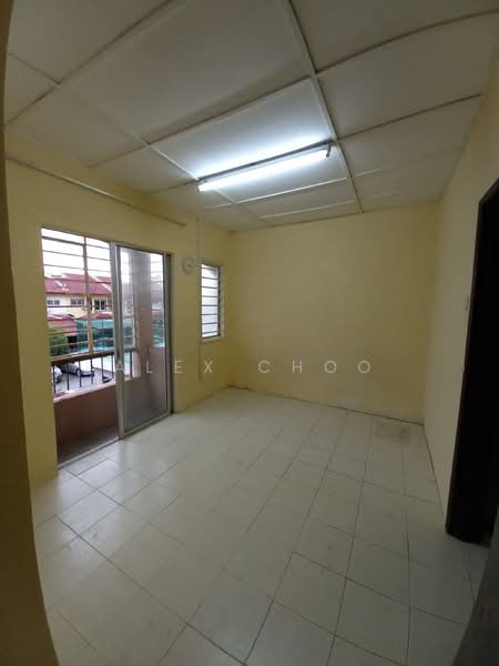 2-storey Terraced House for Sale in Seri Kembangan (Selangor) - Alex Choo - Balcony - PropertyGuru.com.my