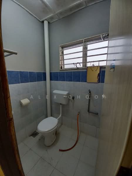 2-storey Terraced House for Sale in Seri Kembangan (Selangor) - Alex Choo - Bathroom - PropertyGuru.com.my