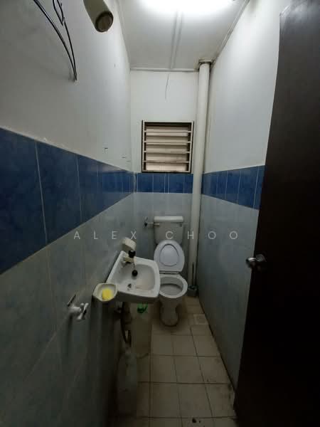 2-storey Terraced House for Sale in Seri Kembangan (Selangor) - Alex Choo - Bathroom - PropertyGuru.com.my