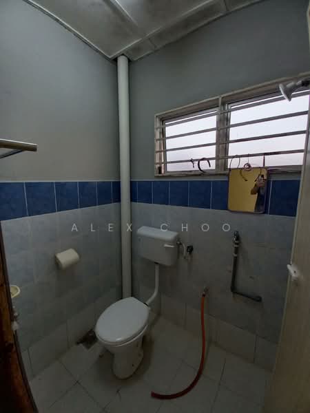 2-storey Terraced House for Sale in Seri Kembangan (Selangor) - Alex Choo - Bathroom - PropertyGuru.com.my