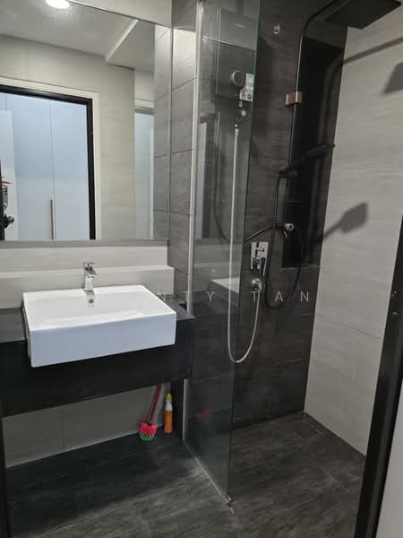 Servis Apartment untuk Dijual di Aurora Subang Jaya - Shenty Tan - Bathroom - PropertyGuru.com.my