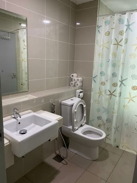 Servis Apartment untuk Disewa di Sutera Avenue - Jacky Lai - Bathroom - PropertyGuru.com.my
