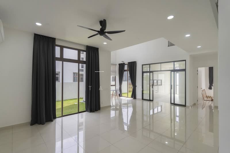 Semi-Detached House for Sale in Setia Alam (Selangor) - Vitas Tan - Living Room - PropertyGuru.com.my
