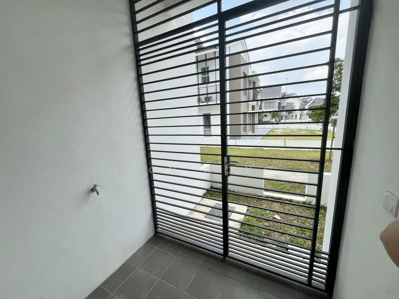 2-storey Terraced House for Sale in Tamansari (Rawang) - Leon Wong - Exterior - PropertyGuru.com.my