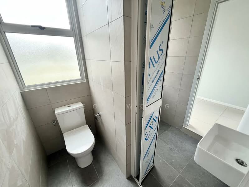 2-storey Terraced House for Sale in Tamansari (Rawang) - Leon Wong - Bathroom - PropertyGuru.com.my