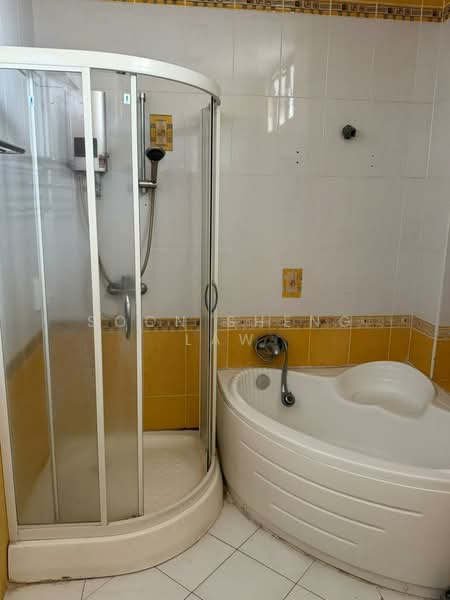 Rumah Berkembar untuk Dijual di Taman Segar Perdana (Cheras) - Soon Sheng Law - Bathroom - PropertyGuru.com.my