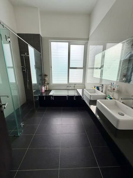 Semi-Detached House for Sale in East Ledang (Iskandar Puteri (Nusajaya)) - Jin Teok - Bathroom - PropertyGuru.com.my