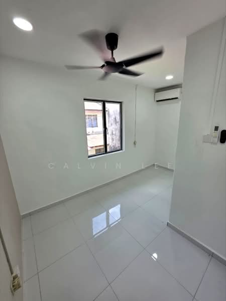 Rumah Teres 2 Tingkat untuk Dijual di Taman Rinting (Masai) - Calvin Lee - PropertyGuru.com.my