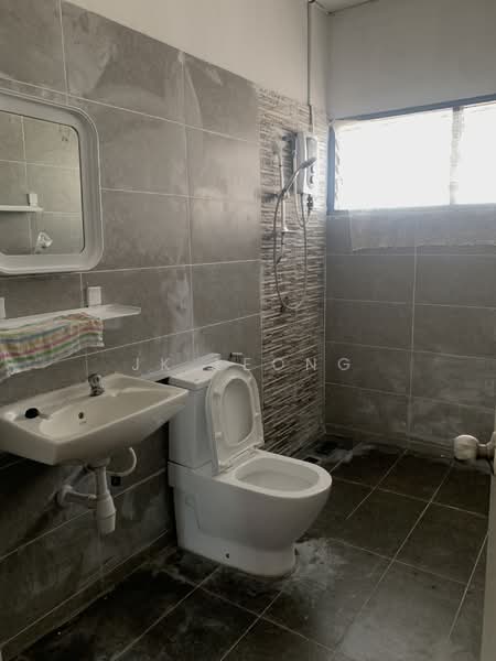 Kondominium untuk Dijual di Platinum Lake PV 20 - JK Leong - Bathroom - PropertyGuru.com.my