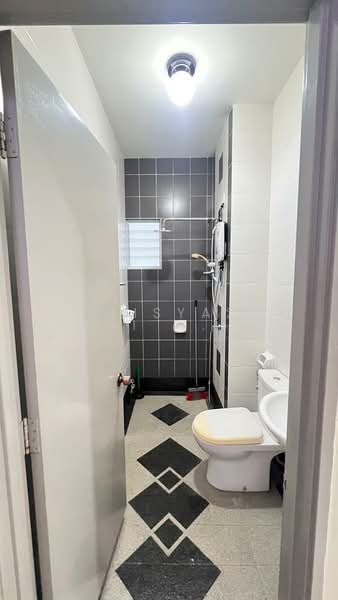 Condominium for Rent at Koi Tropika - Julisyazwani @ Wani - Bathroom - PropertyGuru.com.my