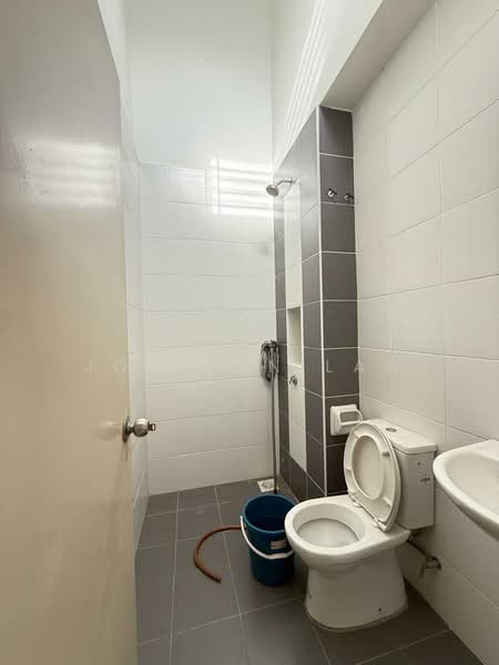 2-storey Terraced House for Sale in Bandar Seri Alam (Masai) - Jocelyn Law - Bathroom - PropertyGuru.com.my