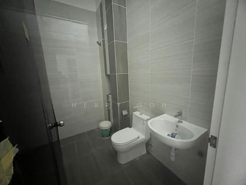 Semi-Detached House for Sale in Bandar Putra (Kulai) - Herry Goh - Bathroom - PropertyGuru.com.my