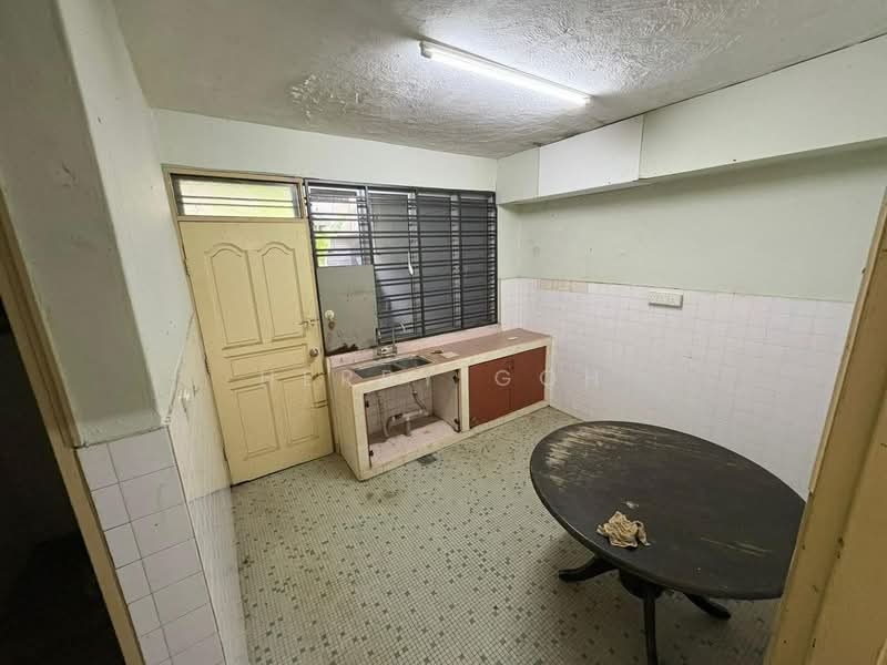 Rumah Teres untuk Dijual di Taman Pelangi (Johor Bahru) - Herry Goh - Kitchen - PropertyGuru.com.my
