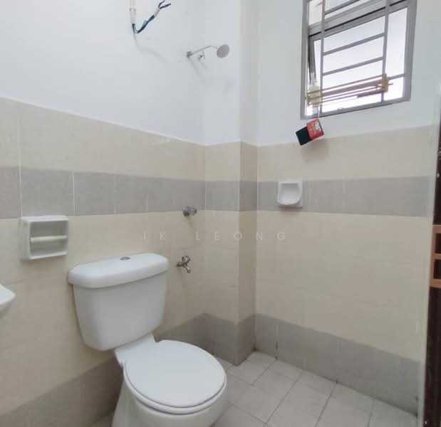 Semi-Detached House for Rent in Klang (Selangor) - JK Leong - Bathroom - PropertyGuru.com.my