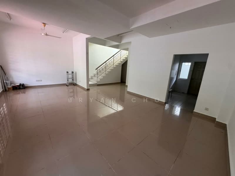 Rumah Teres 2 Tingkat untuk Dijual di Taman Saga Emas (Kajang) - Bryan Cho - Living Room - PropertyGuru.com.my