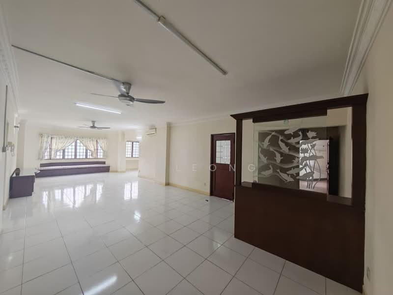 Pangsapuri untuk Dijual di Self build apartment at Kampung Tasek Permai - JK Leong - Living Room - PropertyGuru.com.my
