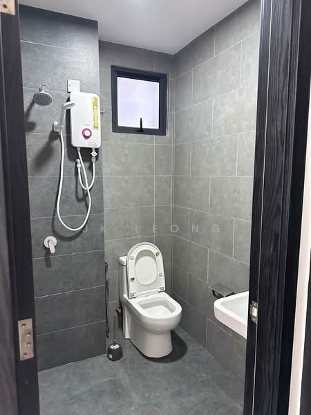 Servis Apartment untuk Disewa di Neu Suites - JK Leong - Bathroom - PropertyGuru.com.my