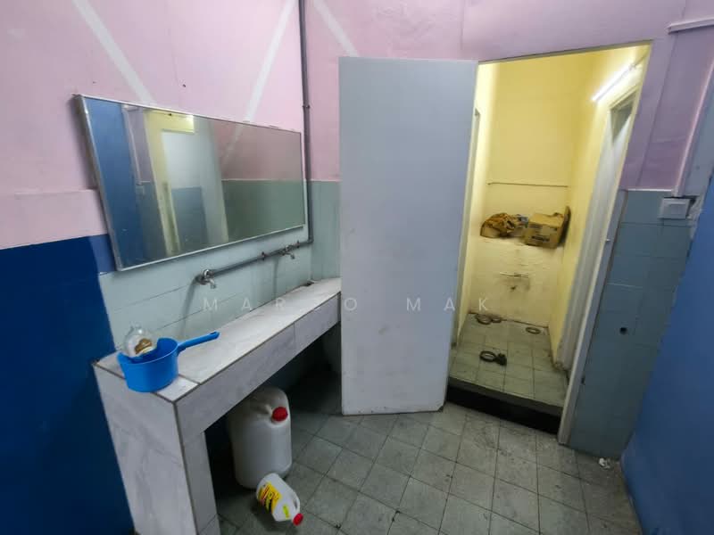 Kedai untuk Disewa di Taman Klang Utama (Kapar) - Marco Mak - Bathroom - PropertyGuru.com.my