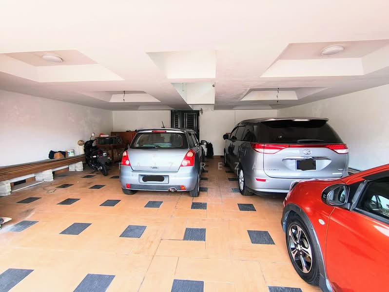 Bungalow for Sale in Seksyen 3 (Bangi) - FAIZ REZA - Car Park - PropertyGuru.com.my