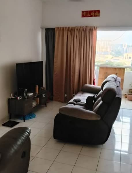 Pangsapuri untuk Dijual di Taman Pusat Kepong - JK Leong - Living Room - PropertyGuru.com.my