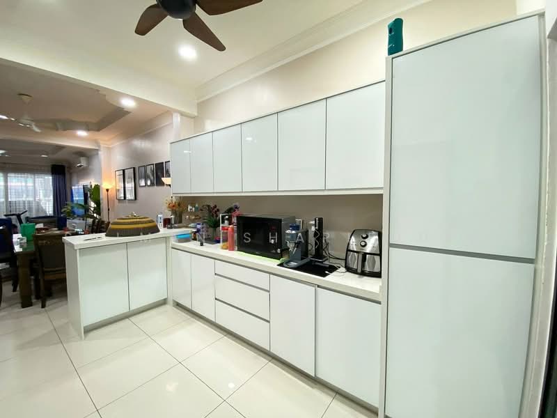 3-storey Terraced House for Sale in Kajang (Selangor) - Salman Sharifudin - Kitchen - PropertyGuru.com.my